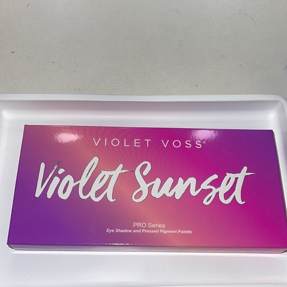Violet Voss Violet Sunset Pro series eyeshadow and press peg met palette - Picture 1 of 2